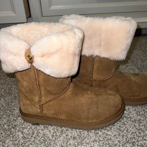 Ugg boot in brown